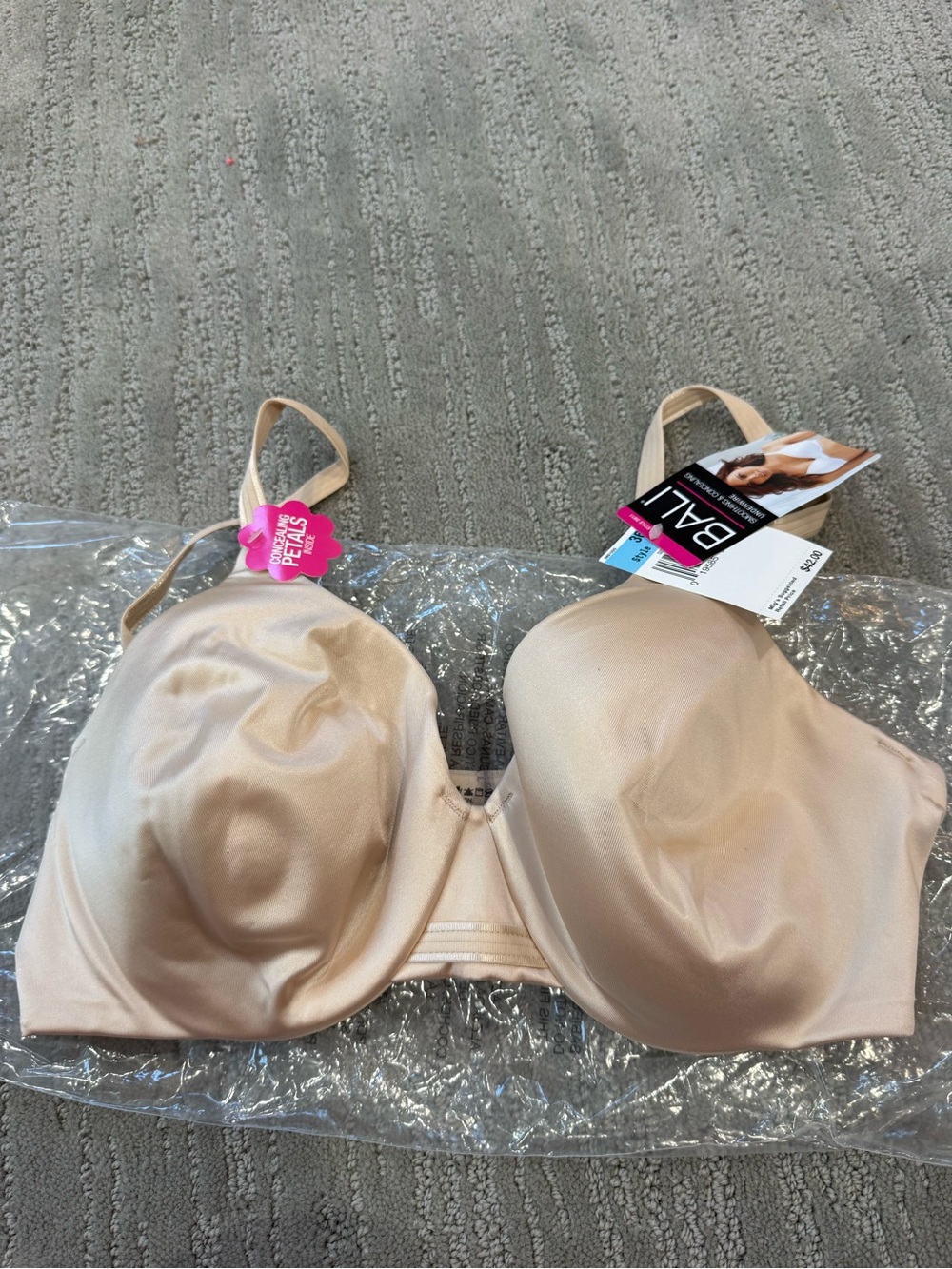Bali 3W11 Smoothing Concealing Underwire Bra Soft Taupe 36C NWT